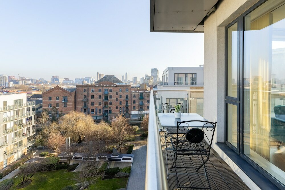 Фото The Bow Apartment