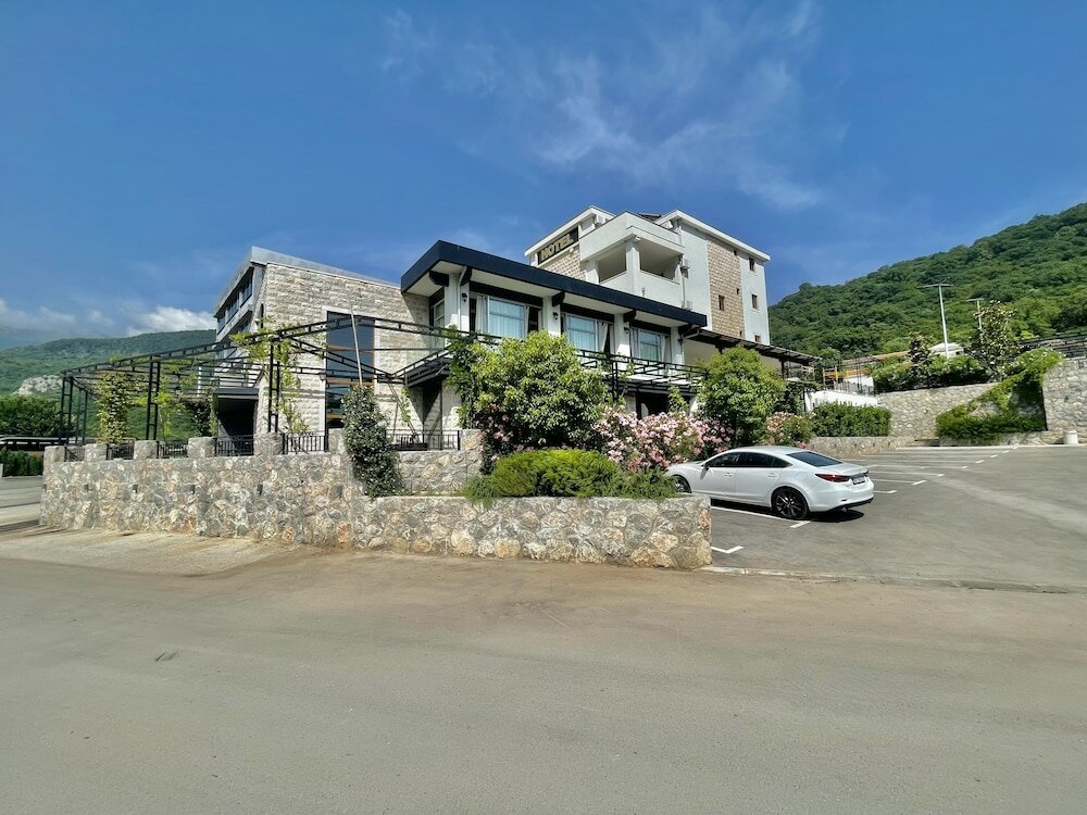 Фото Hotel Opera Jaz