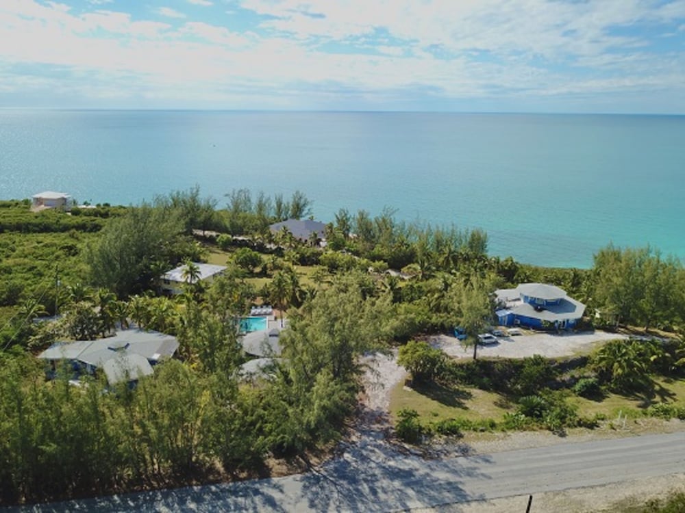 Фото Отель The Sunset Cove And Rainbow Room