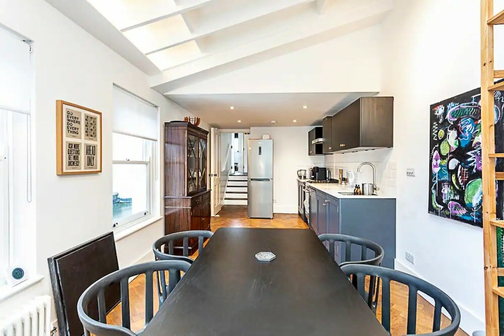 Фото Stylish and Spacious 1bd in Clapton