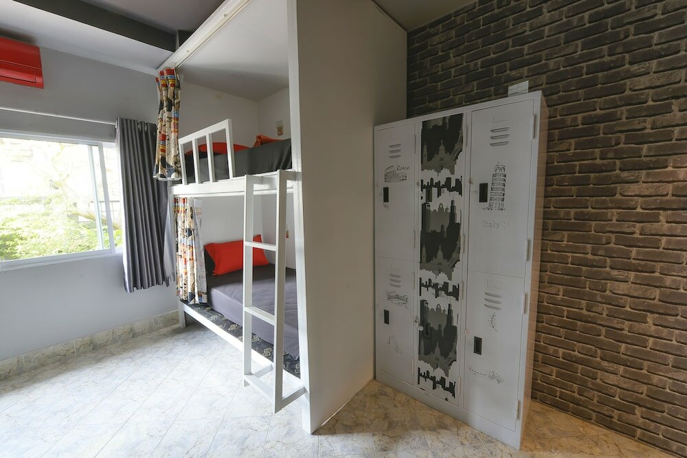 Фото Livit70's hotel & hostel