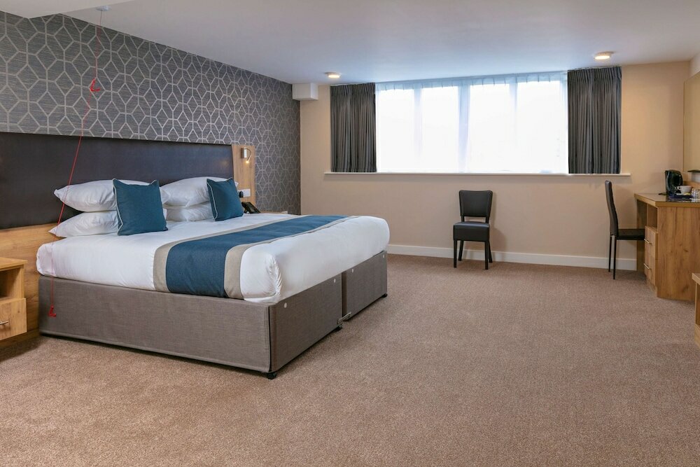Фото Best Western Northfields Ealing Hotel