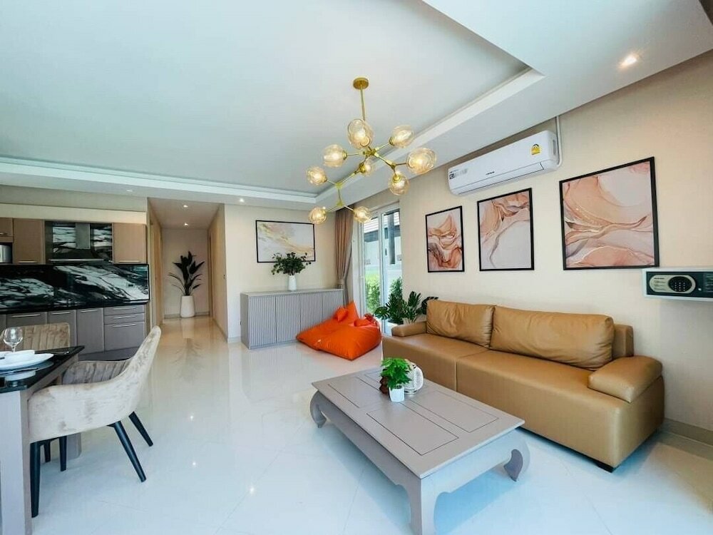 Фото Palm Oasis Pool Villa by Pattaya Holiday