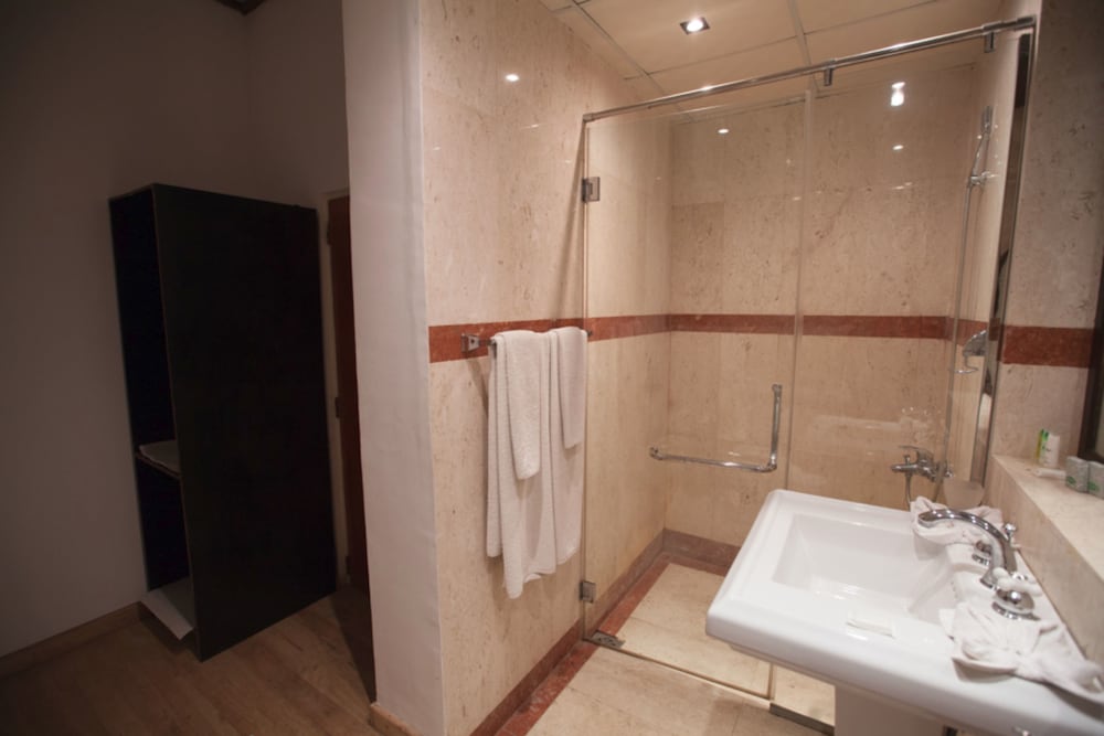 Фото Oak Ray Lake Resort