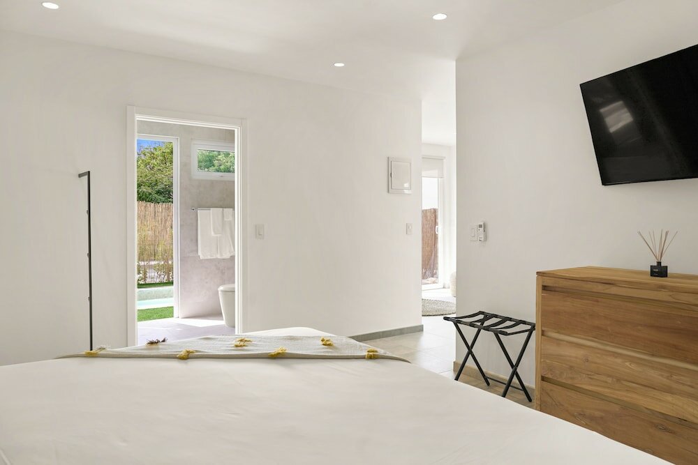 Фото Boca Catalina Modern Villa