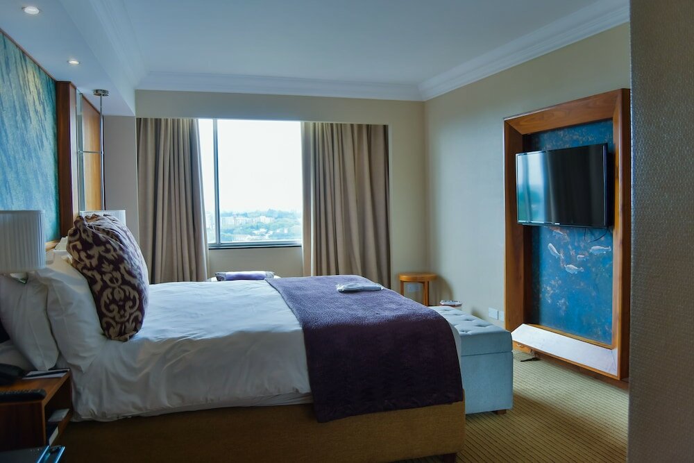 Фото Monomotapa Hotel