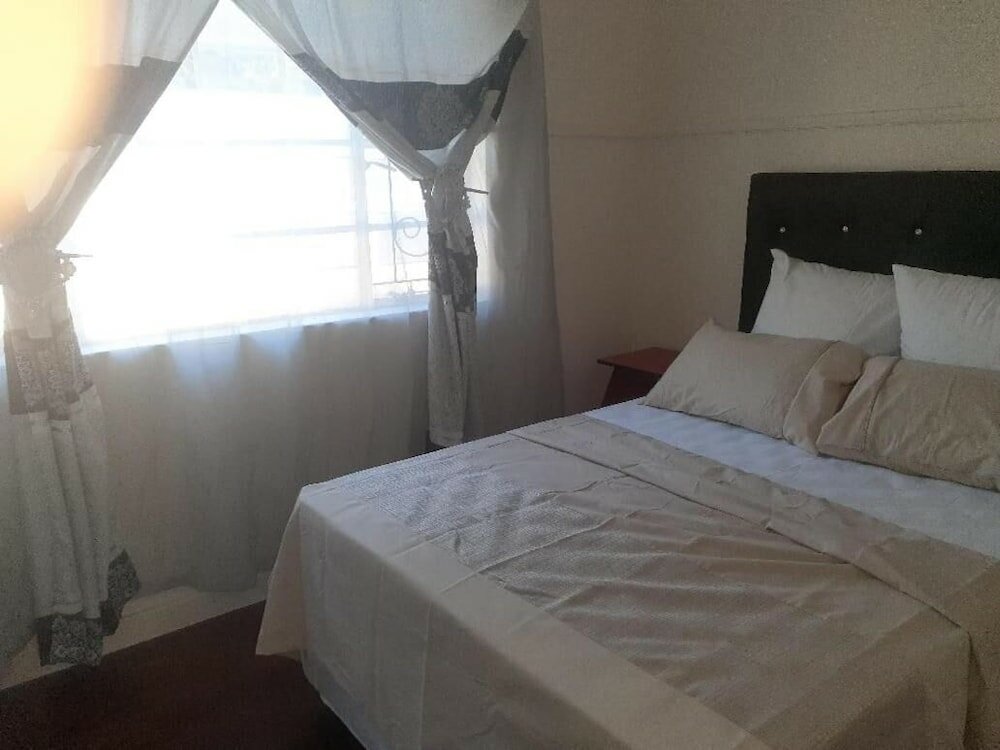 Фото M2t Guest House