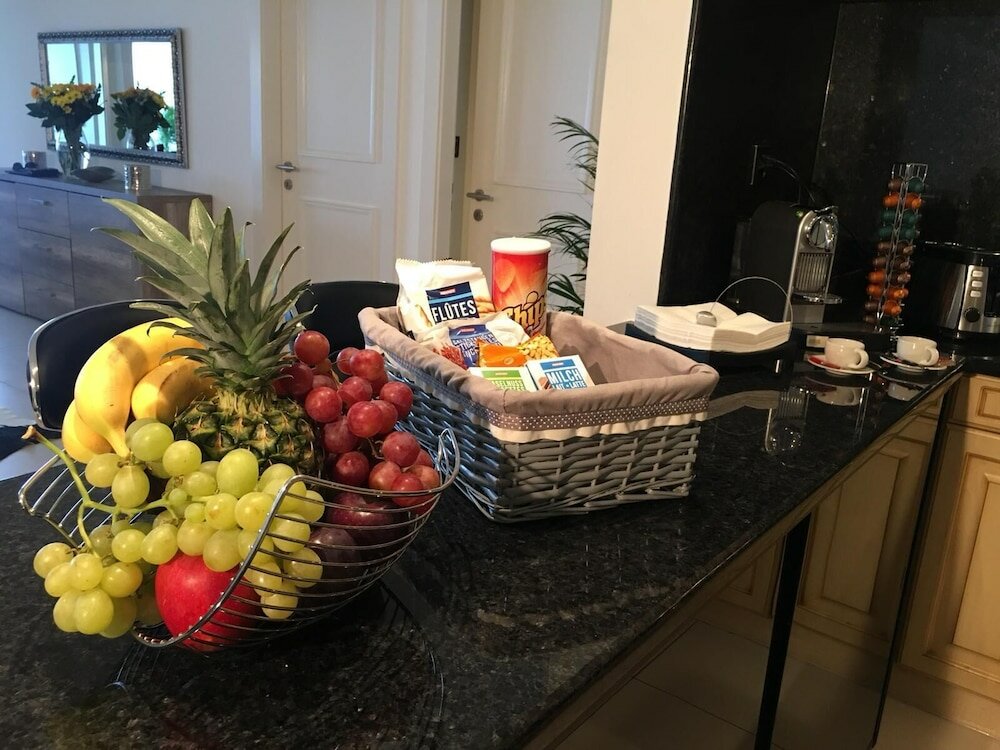 Фото Montreux Lake View Apartments City Centre