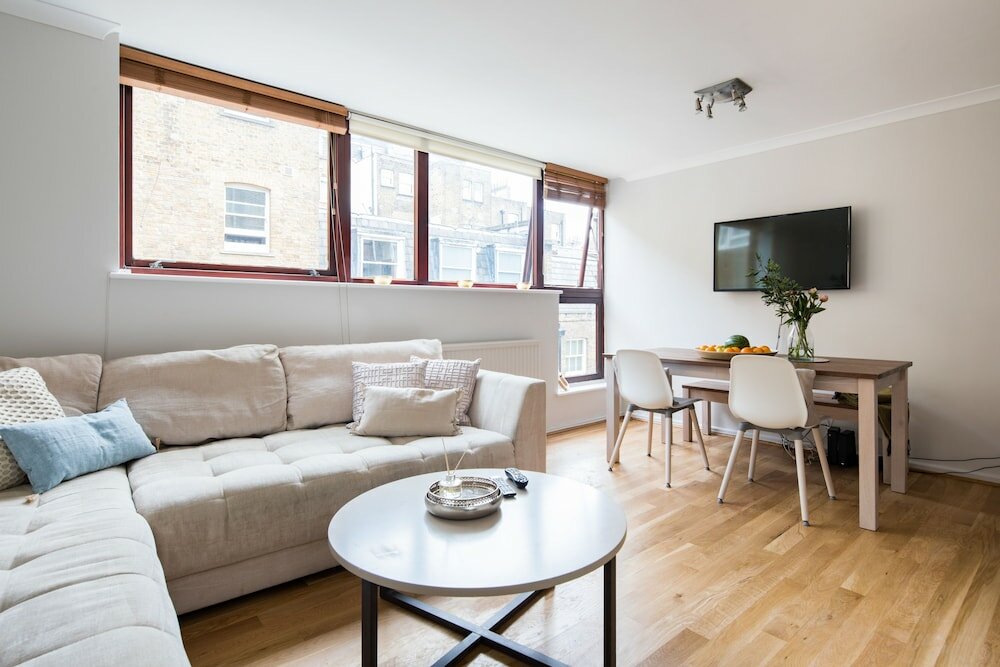 Фото Richardsons Mews by Lime Street