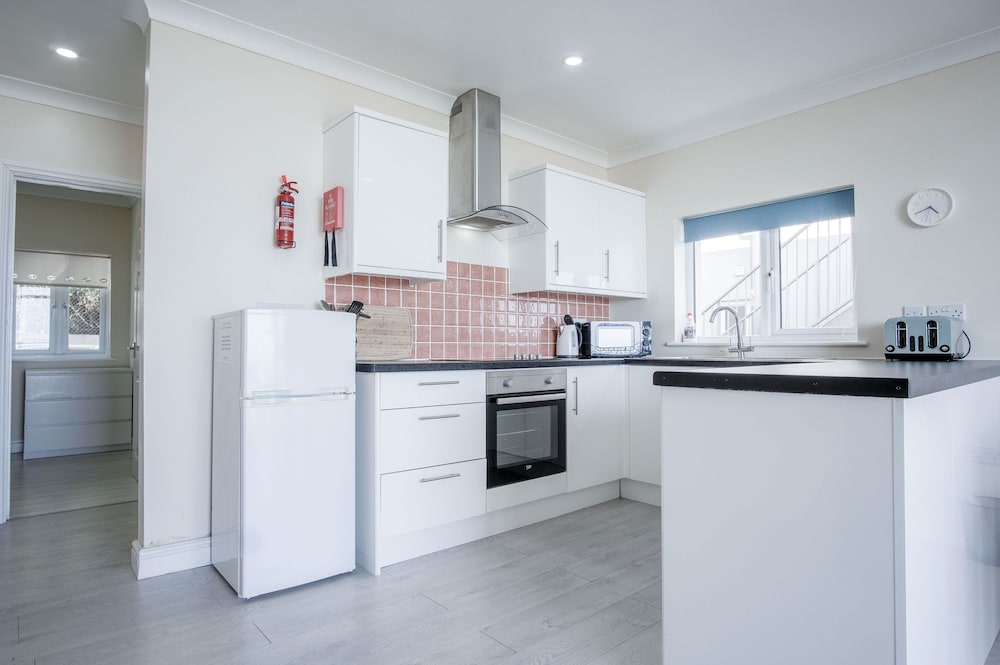 Фото Dunes End - 2 Bedroom Apartment - Pendine