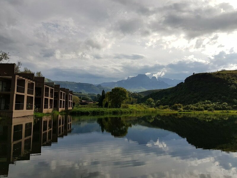 Гостиница Dragon Peaks Mountain Resort