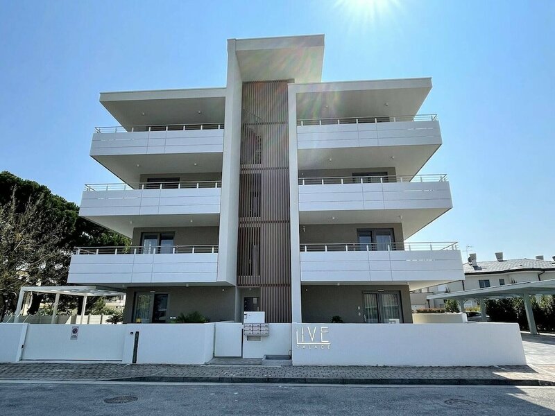 Апартаменты Luxury Attic 140mq In Jesolo With Private Parking