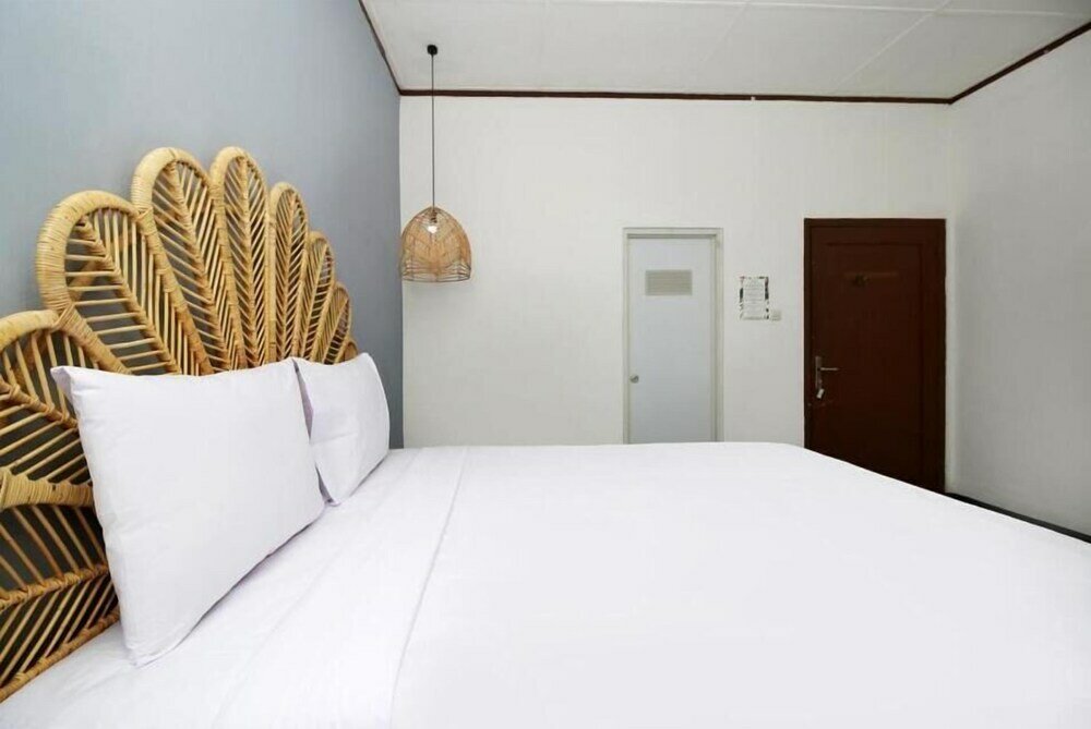 Фото Rarem Bed and Breakfast