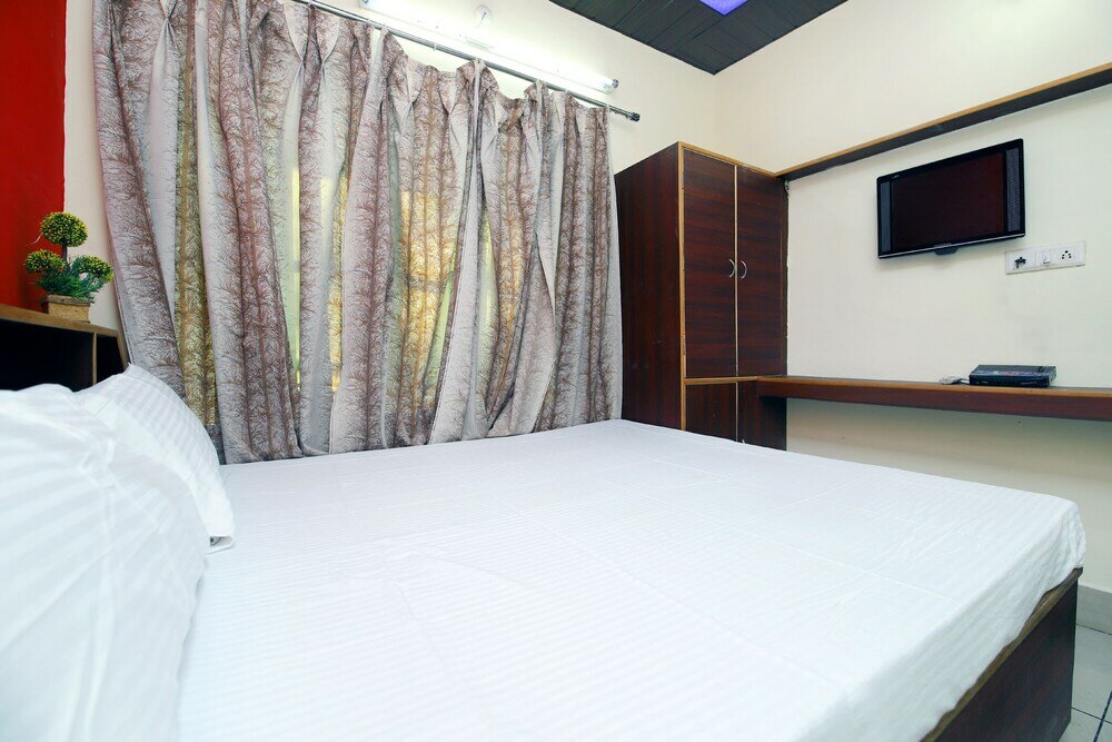 Фото Spot On 42785 Mr Shawarma Family Restaurant & Hotel