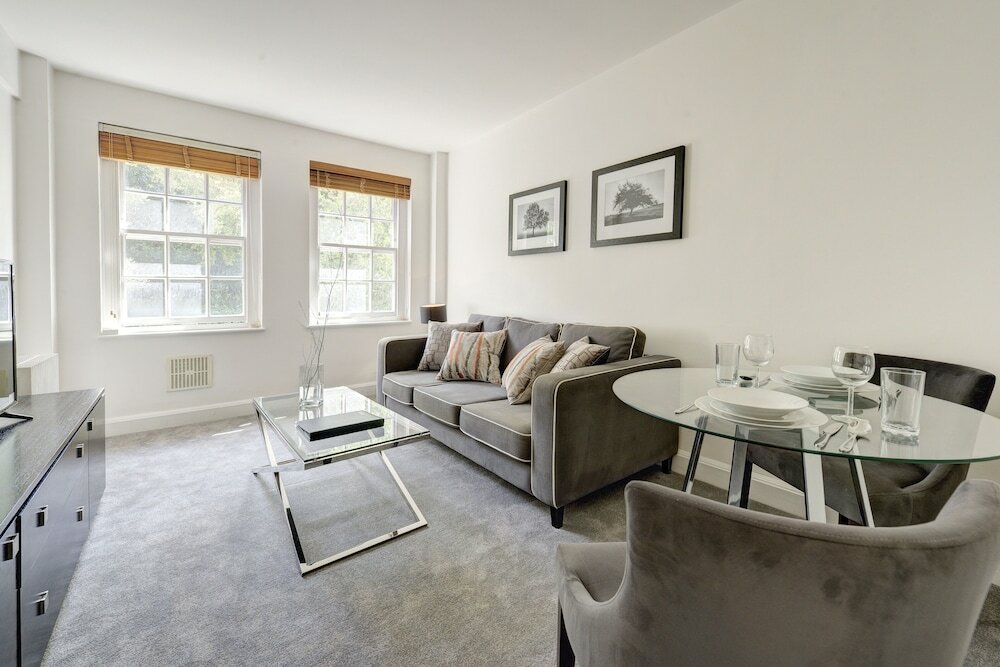 Фото Pelham Court Apartments