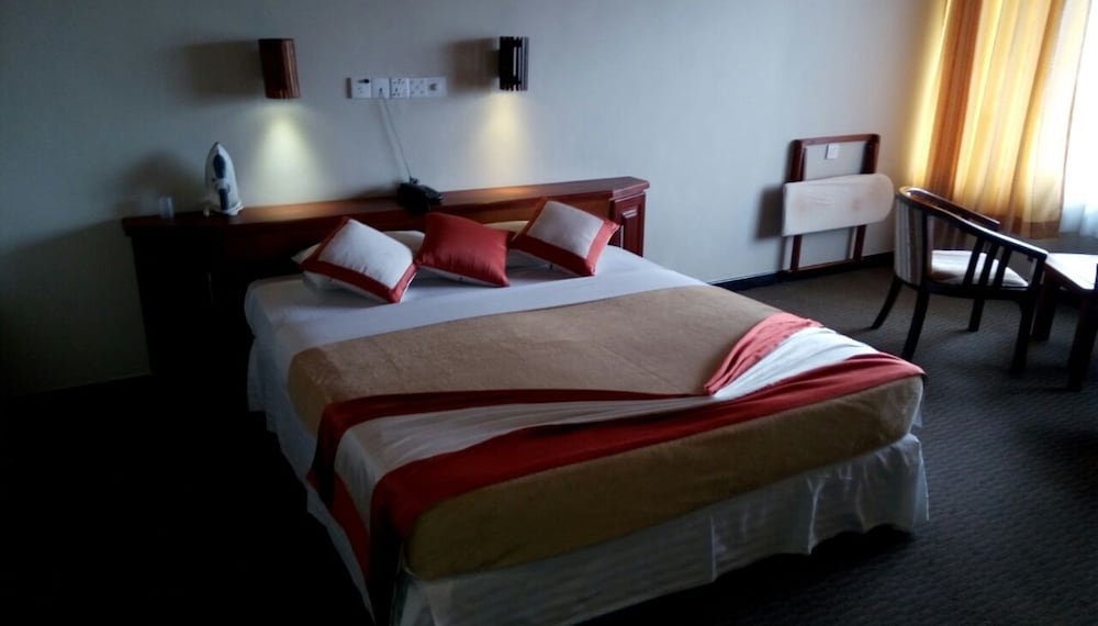 Фото Ramboda Falls Hotel