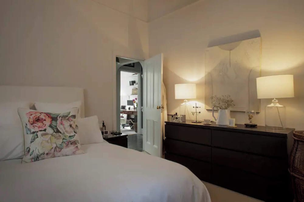 Фото Gorgeous & Spacious 2bd Flat - Putney