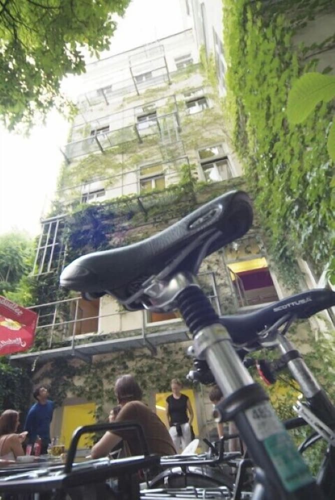 Фото Westend City Hostel GmbH