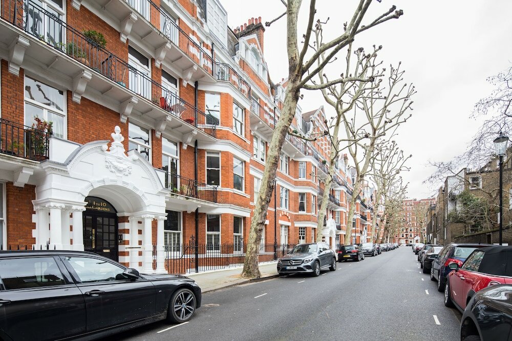 Фото Iverna Gardens by Lime Street