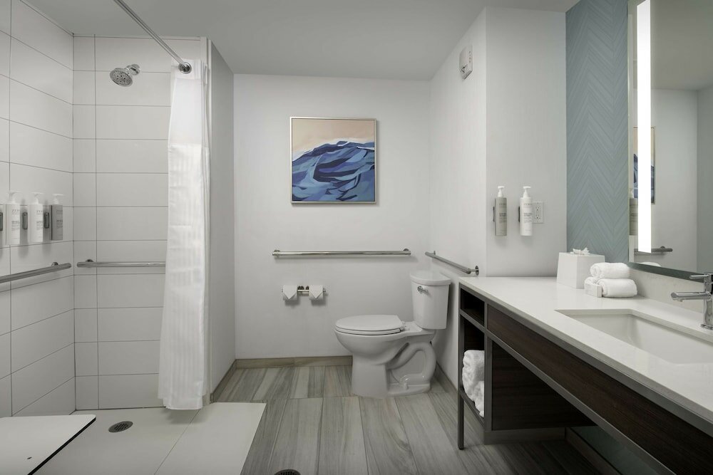 Фото Hilton Garden Inn Pensacola Downtown