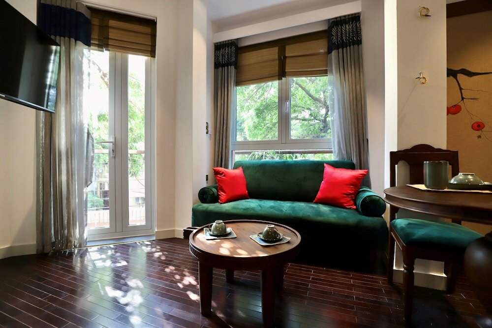 Фото The Quarter Apartment