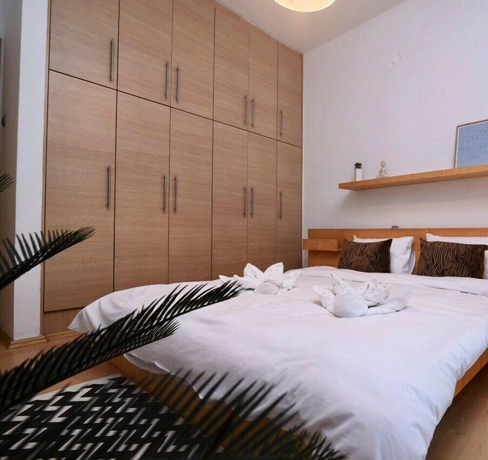 Фото New Apartment in the heart of Koukaki Orlof str