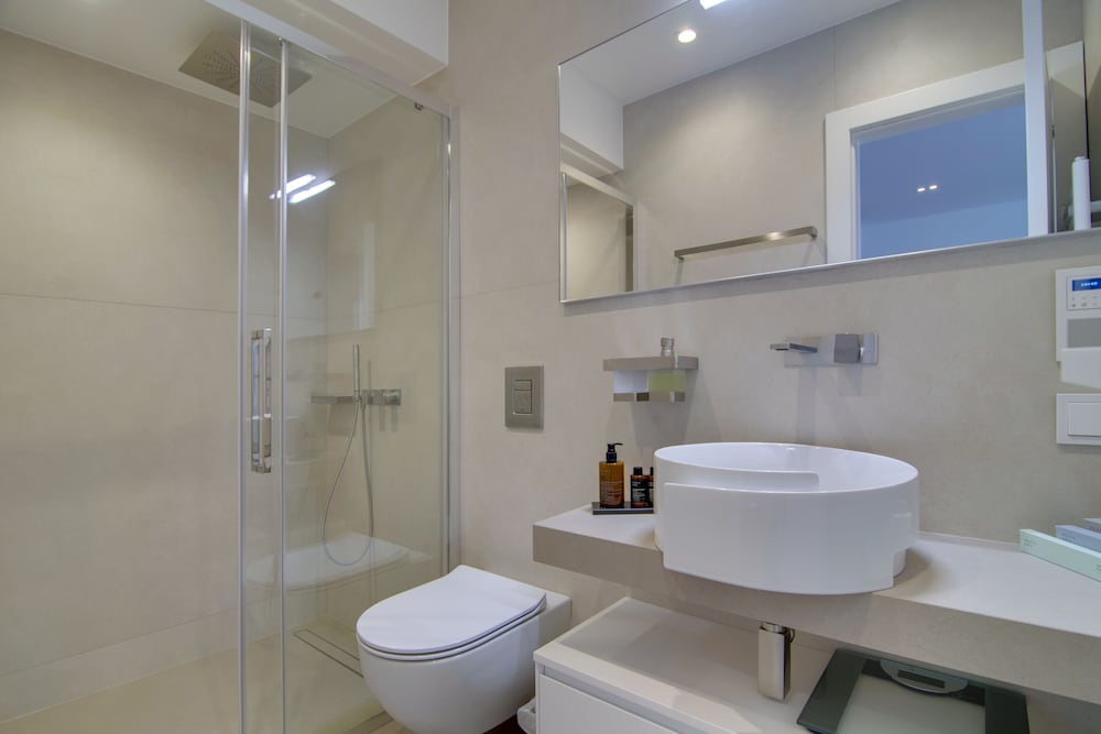 Фото Livinghome Suites