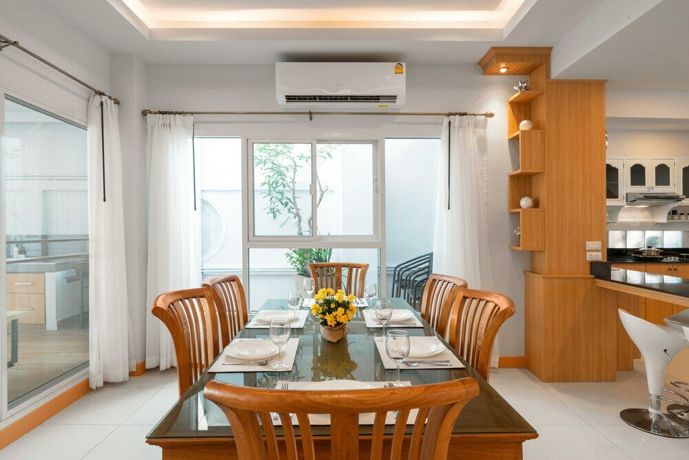 Фото Luxury Pool Villa 6br