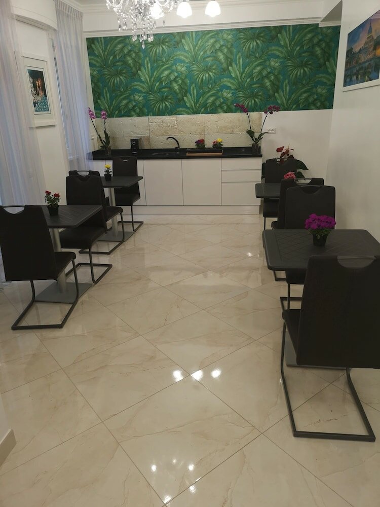 Фото St. Peter Area Luxury Suites