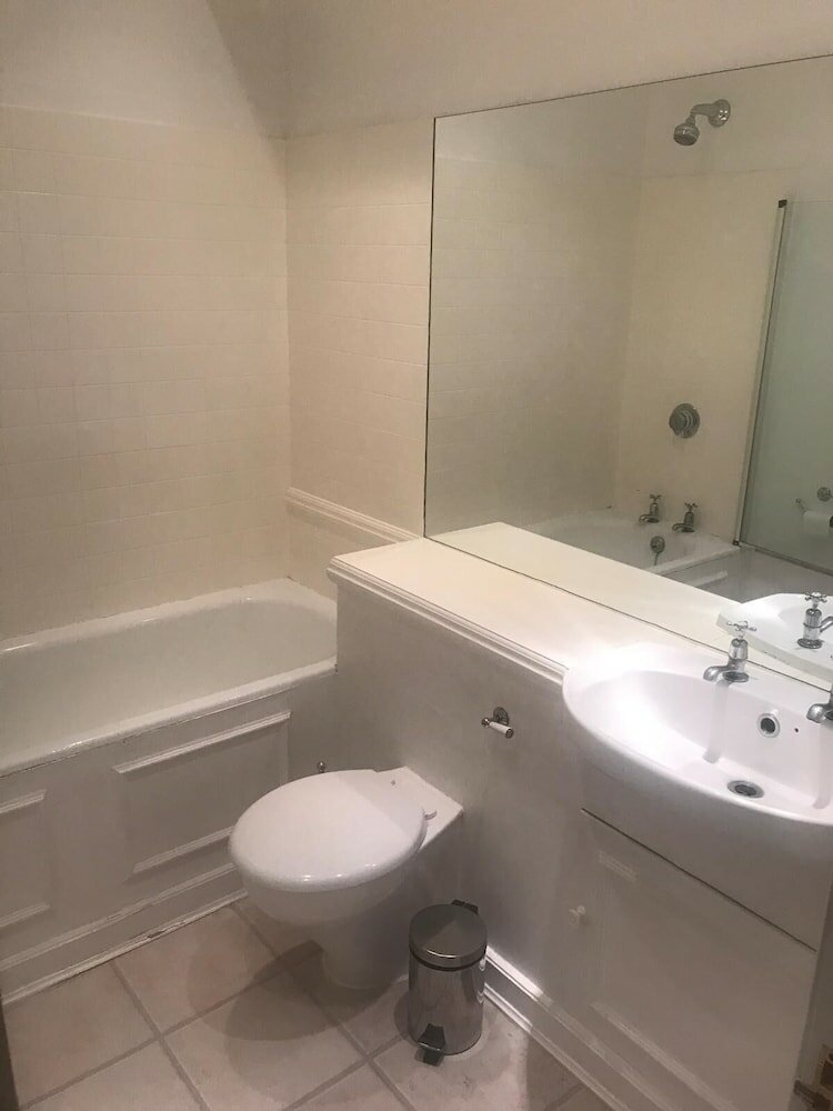 Фото Beautiful one bedroom in Kensington