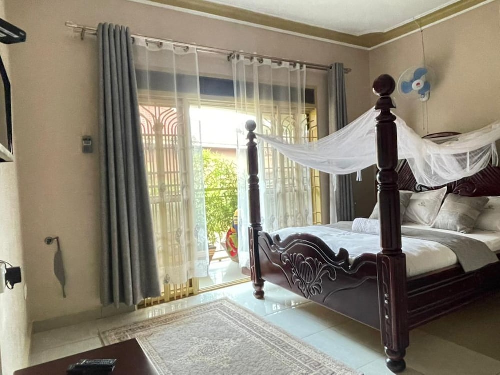 Фото Katro City Suites