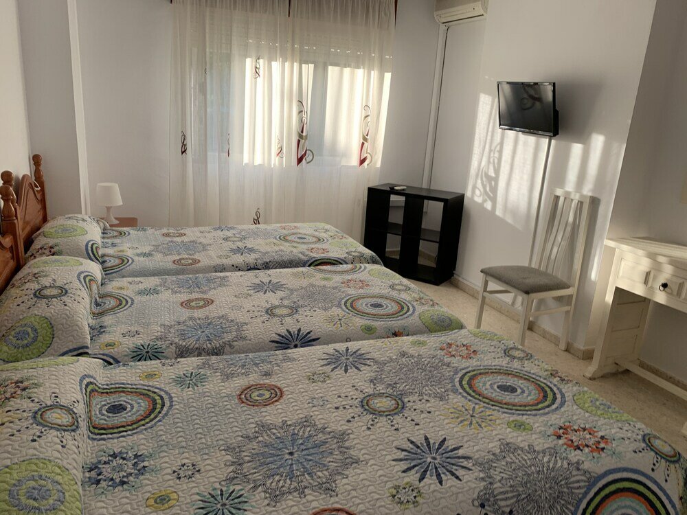 Фото Hostal Mediterráneo