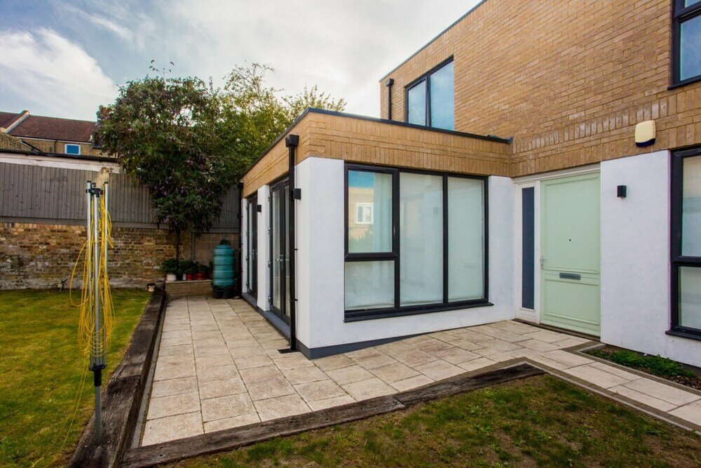 Фото Cosy 2 Bedroom House Near Greenwich