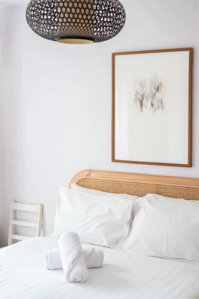 Фото Sunny 1 Bedroom Flat in Quiet St Kilda With Parking