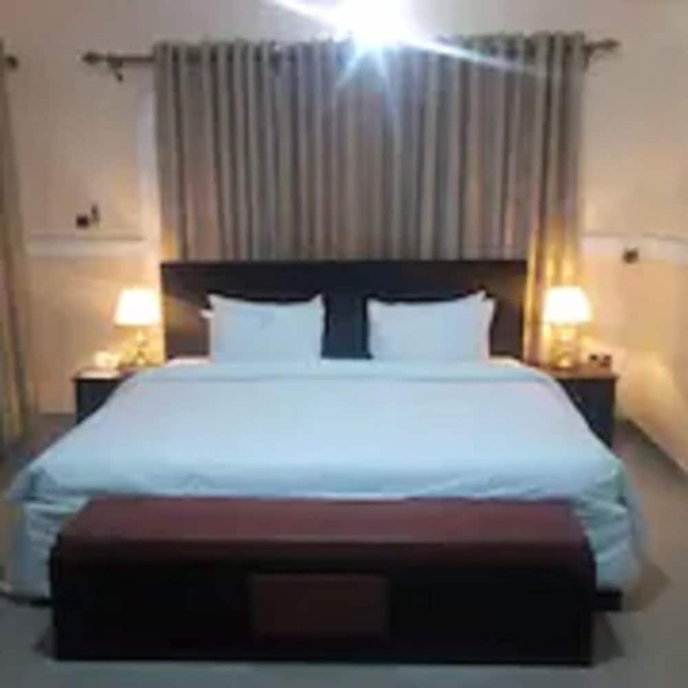 Фото Edmudian Court Luxury Apartments
