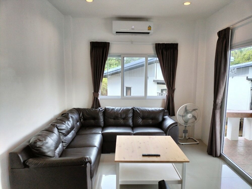 Фото Naiwok Hills