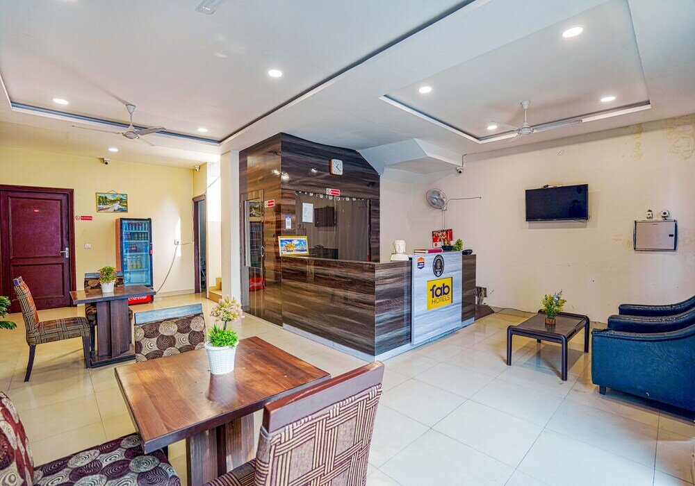 Фото Fabhotel Grand Inn