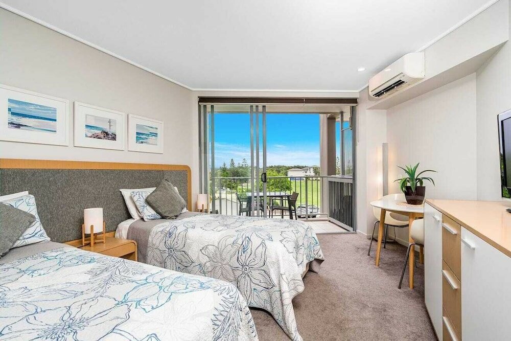 Фото Luxury Apartments at Salt Village