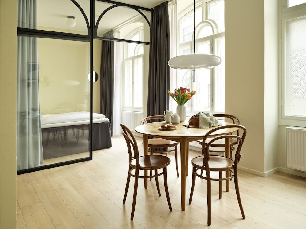 Фото Apēron Apartment Hotel