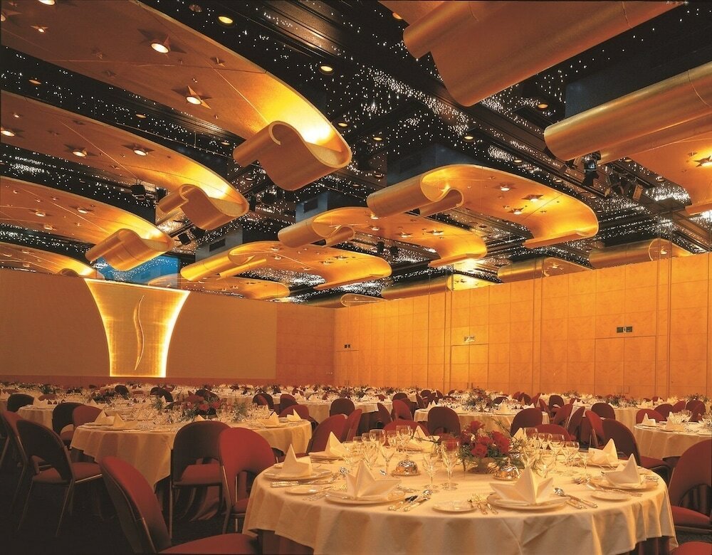 Фото Hotel Crimson Palace