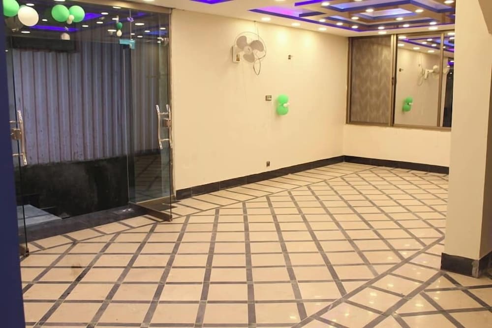 Фото Kashmir Inn Hotel Muzaffarabad