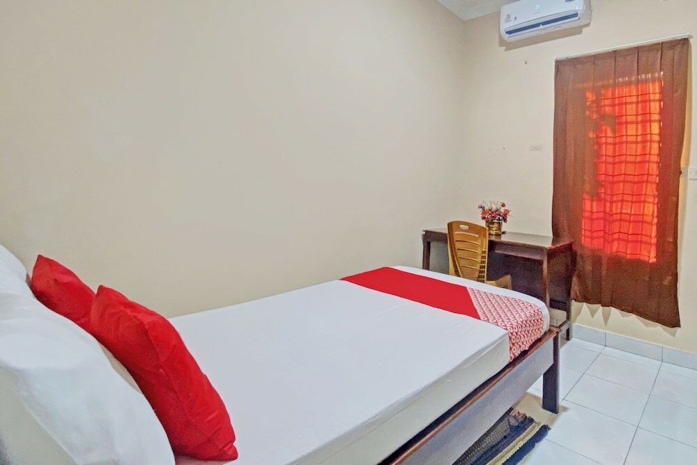 Фото Oyo 92961 Amor Kost