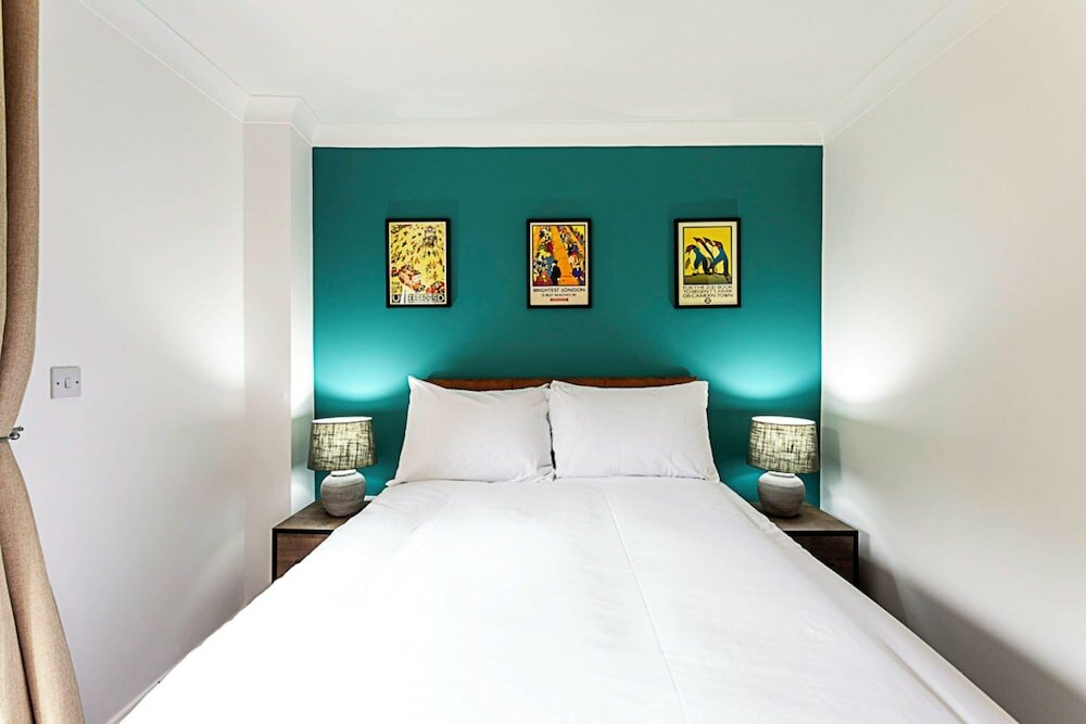 Фото Light and Airy Upside Down House in Boho Hackney