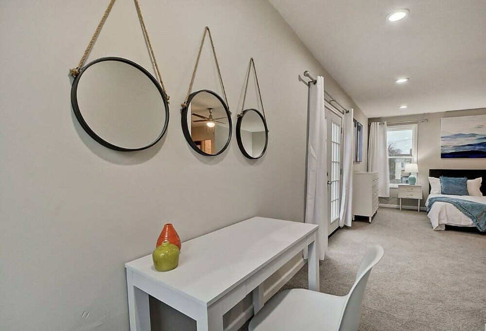 Фото Spacious 6br/3ba House w Parking! Sleeps 20!