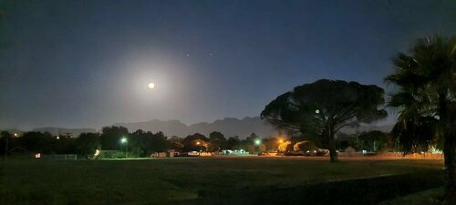 Внешний вид отеля Khashamongo B&b в Сомерсет-Уэсте, фото 4