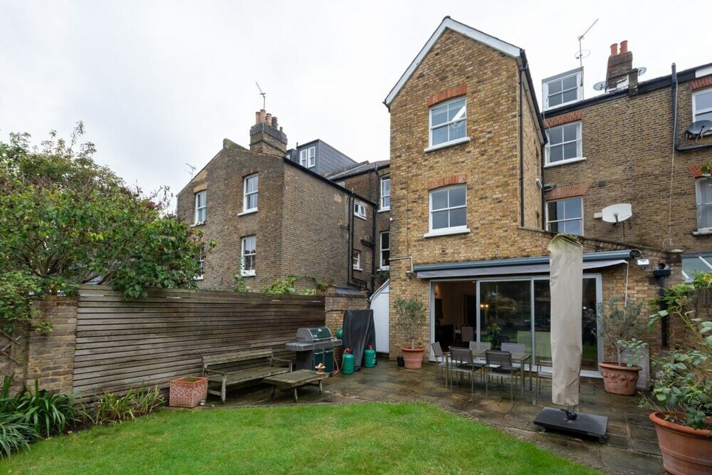 Фото Incredible 5 Bedroom House W/private Garden -wandsworth!