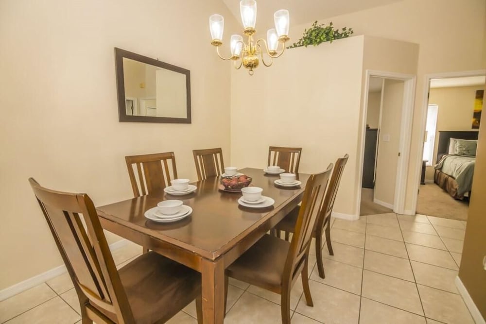 Фото Peter's Creekside Vacation Home