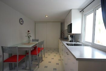 Фото Villa Canuta 1 - Plaza Mayor