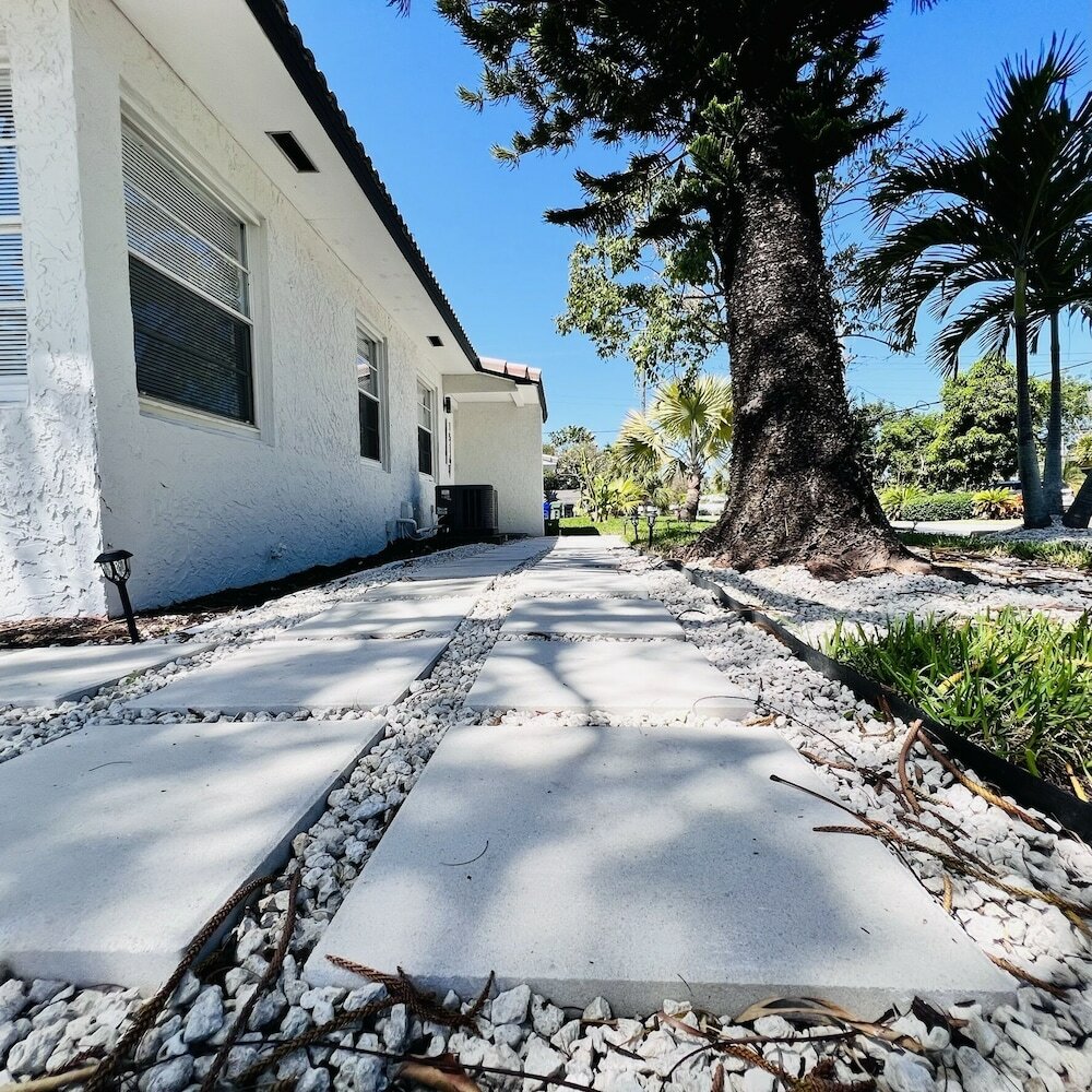 Фото Coco Bay Condos