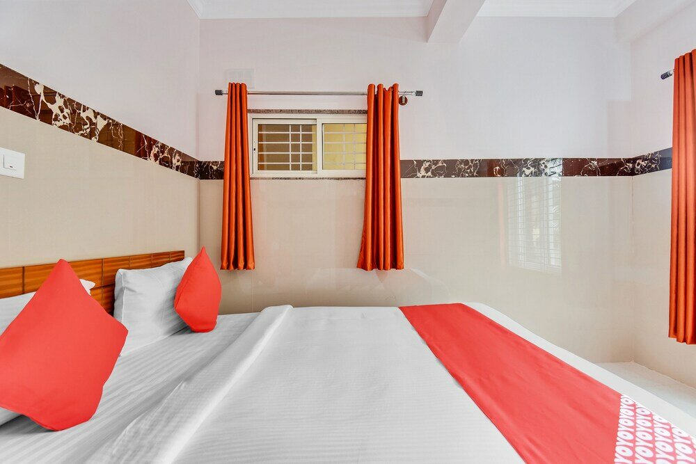 Фото Oyo 43308 Sri Sai Guru Comforts